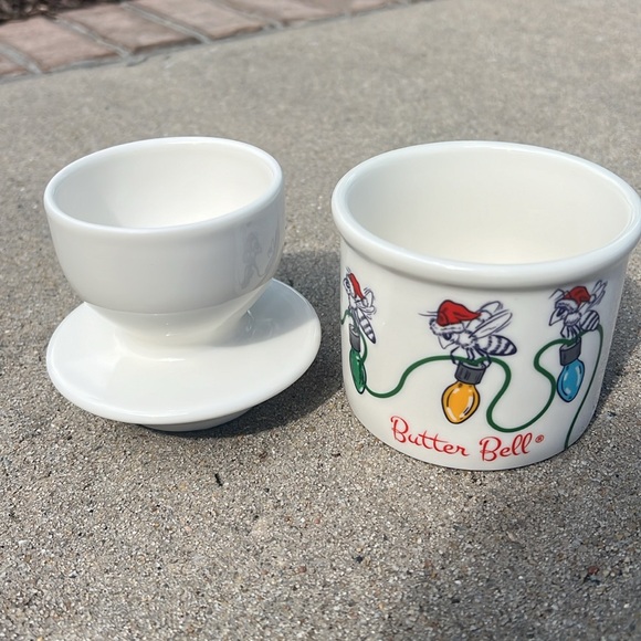 The Christmas Honey Bee Butter Bell Crock Santa hat Store Fresh Butter NEW - Picture 3 of 13